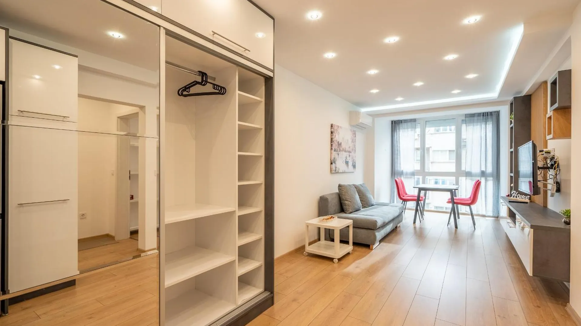Zenith Apartment Sofia