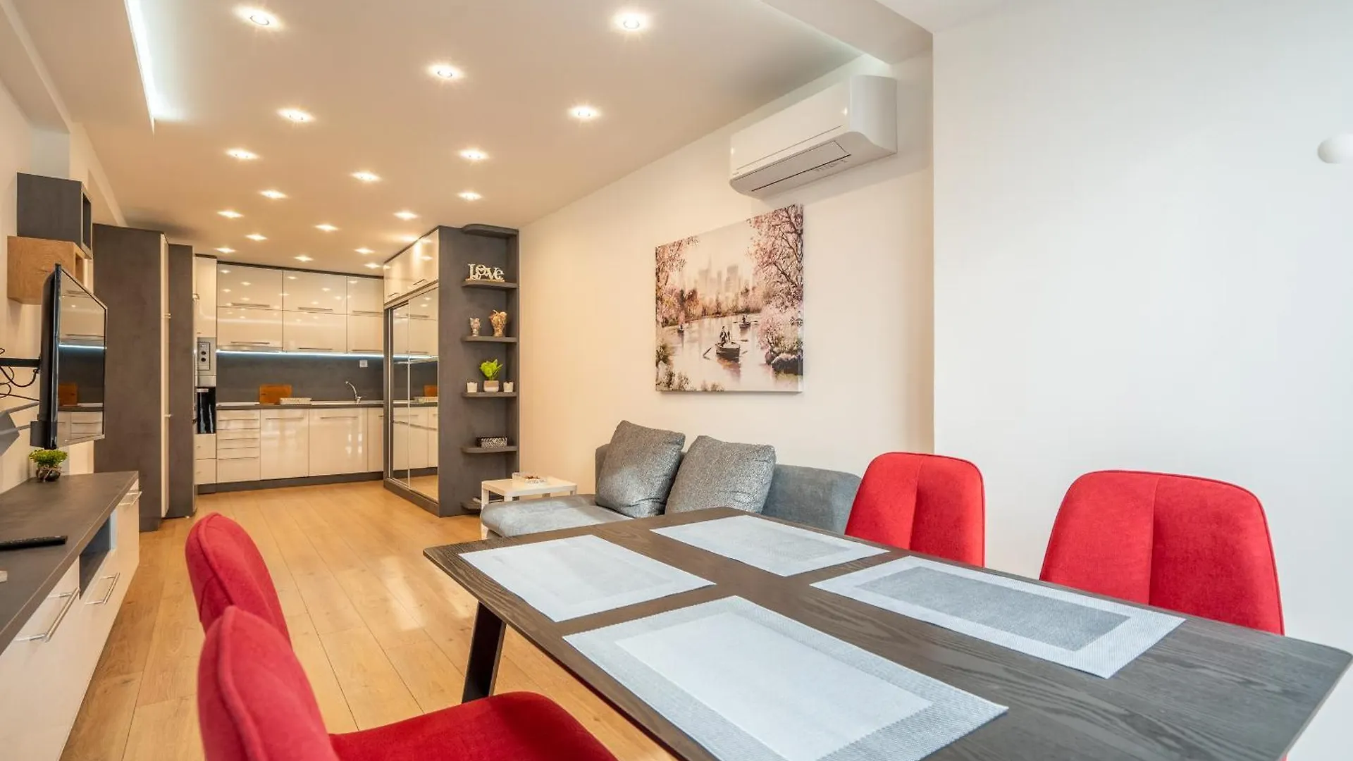 Zenith Apartment Sofia